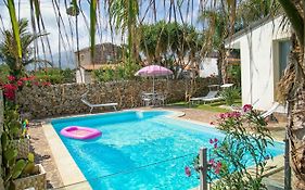 villa Manzella piscina privata